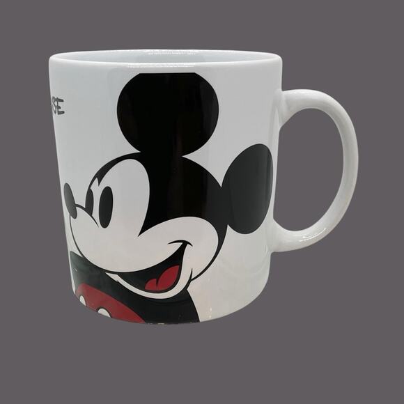 Disney Micky Mouse 20oz Ceramic Mug Cup Black White Red-NEW Coffee Tea Gift - Picture 2 of 3